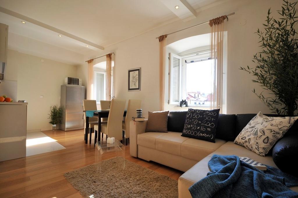 Apartment Flower ดูบรอฟนิก ภายนอก รูปภาพ